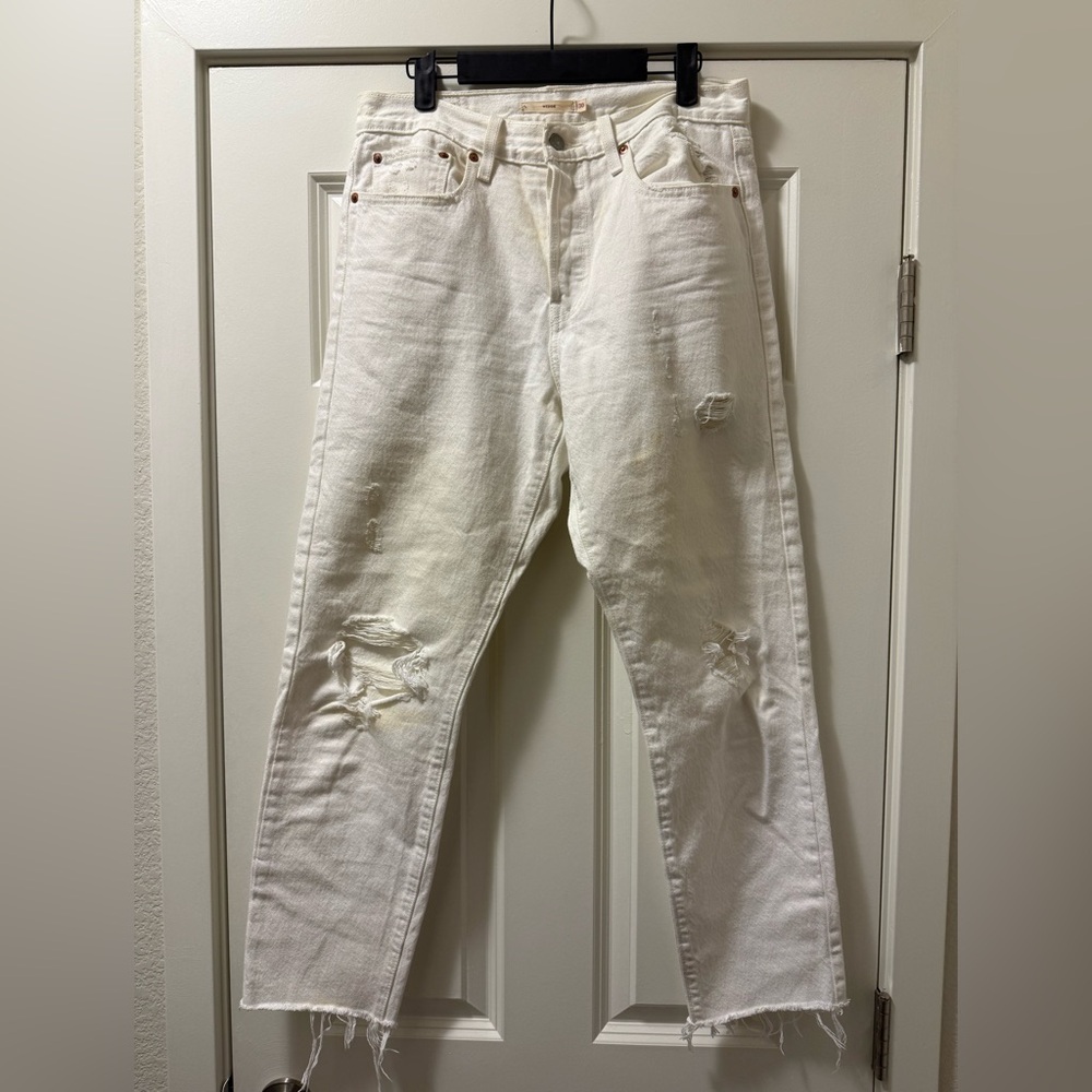 White Distressed Women’s Levi Jeans